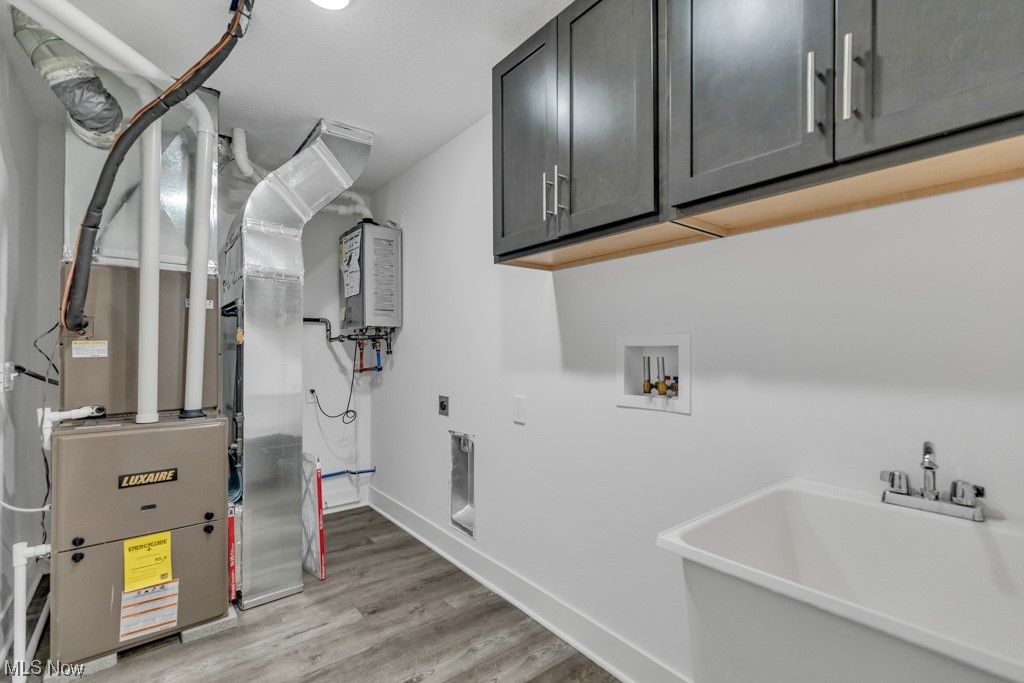 5051 Shepherds Glen Willoughby OH 44094