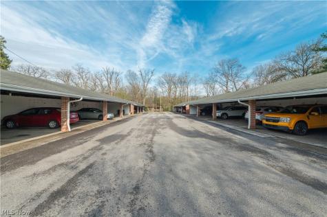 7005 Carriage Hill Drive Brecksville OH 44141