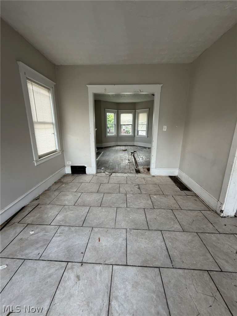 2082 W 98th Street Cleveland OH 44102