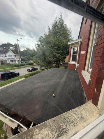2082 W 98th Street Cleveland OH 44102