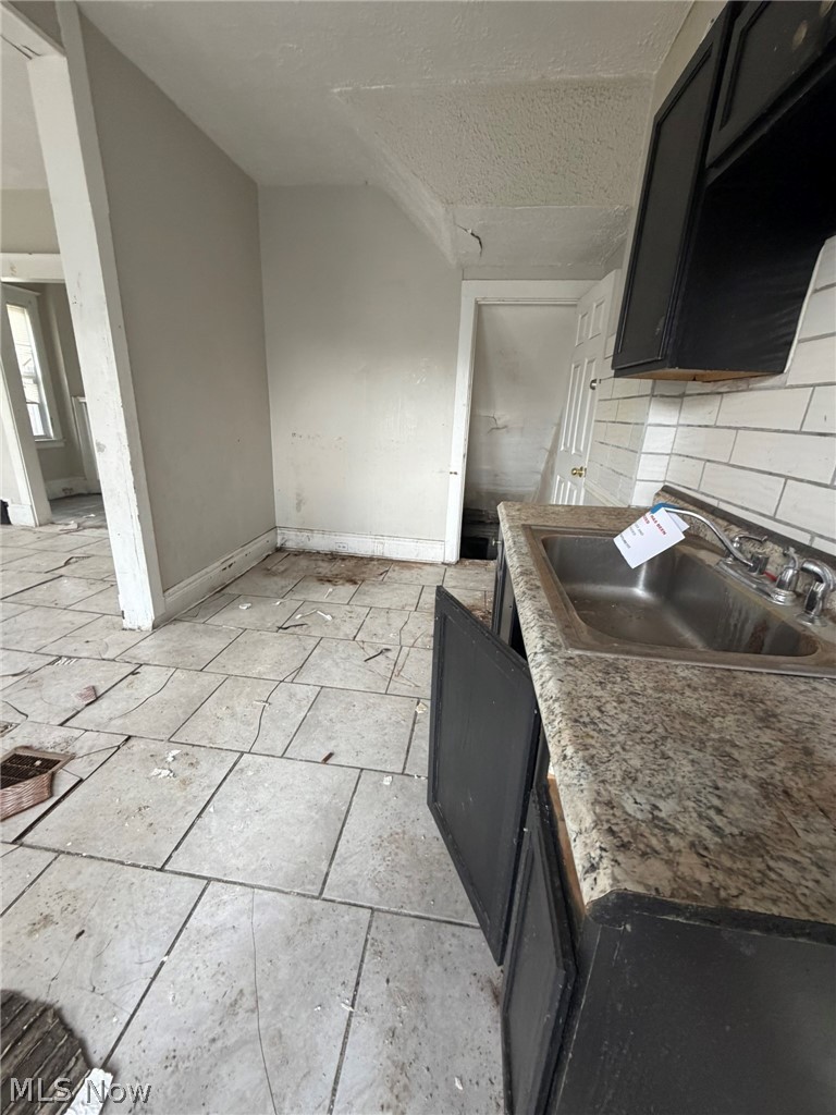 2082 W 98th Street Cleveland OH 44102