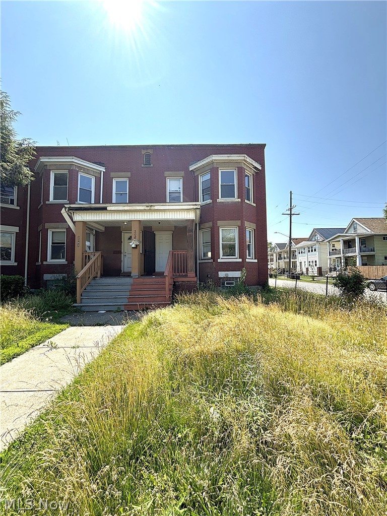 2082 W 98th Street Cleveland OH 44102