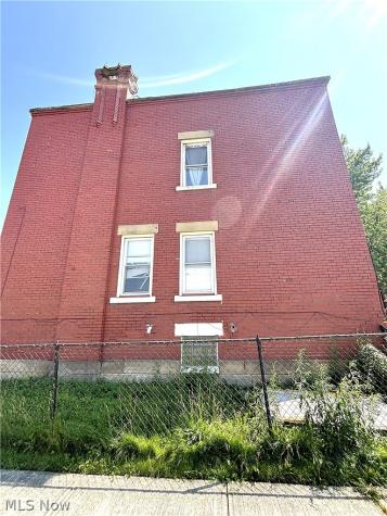 2082 W 98th Street Cleveland OH 44102