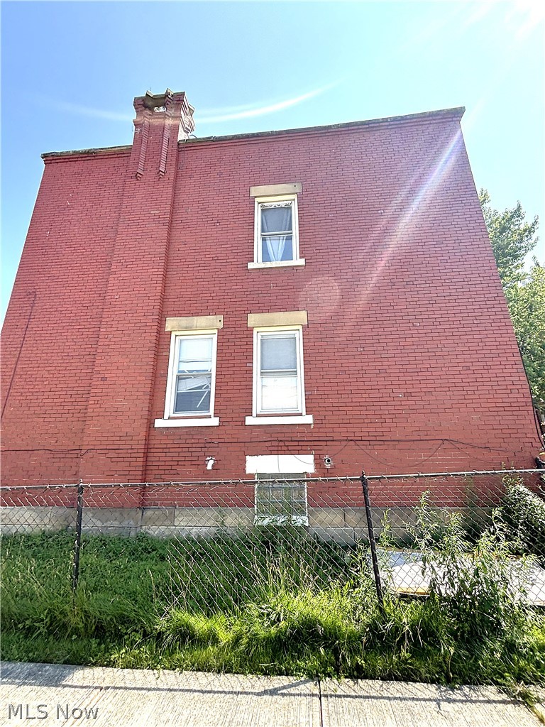 2082 W 98th Street Cleveland OH 44102