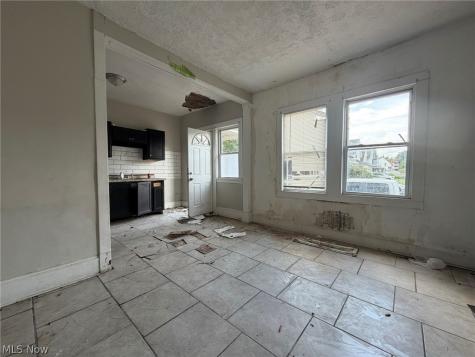 2082 W 98th Street Cleveland OH 44102