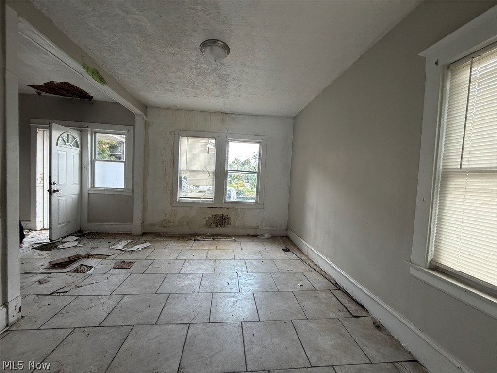 2082 W 98th Street Cleveland OH 44102