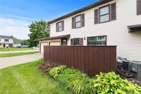 17420 Independence Court Brook Park OH 44142