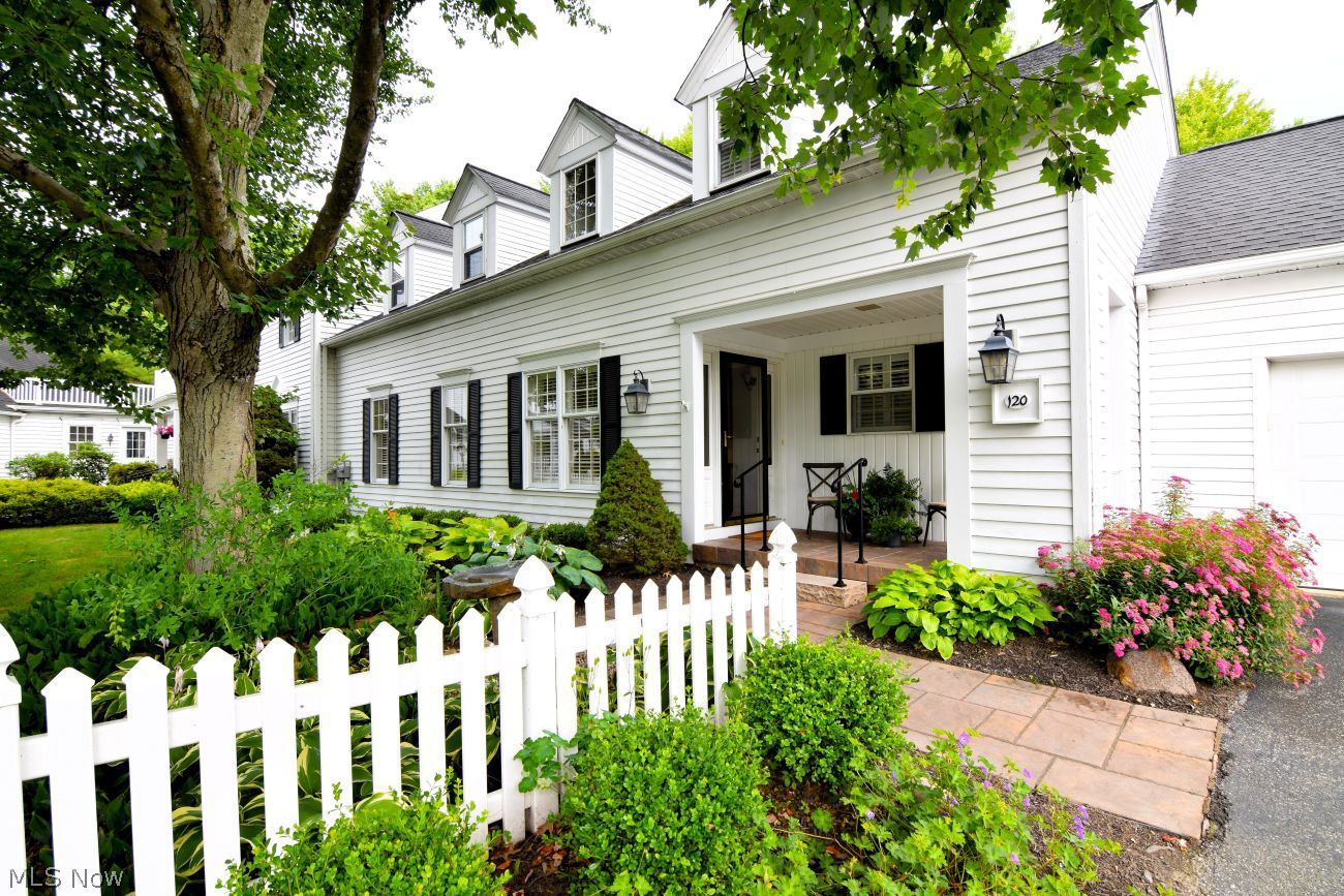 120 Manor Brook Drive Chagrin Falls OH 44022