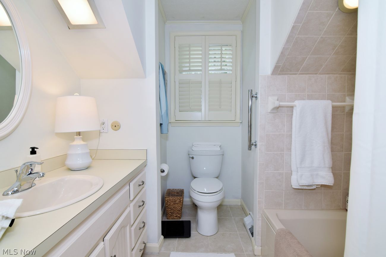120 Manor Brook Drive Chagrin Falls OH 44022