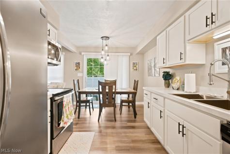 20468 Williamsburg Court Middleburg Heights OH 44130