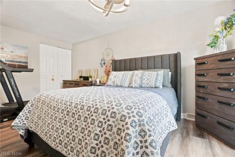 20468 Williamsburg Court Middleburg Heights OH 44130