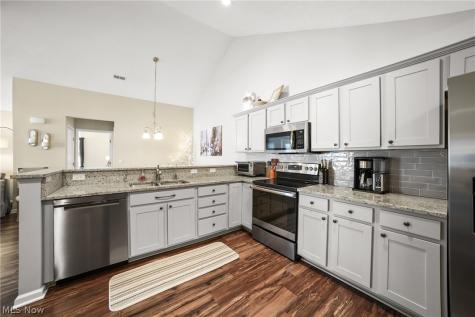 1942 Woods Drive Streetsboro OH 44241