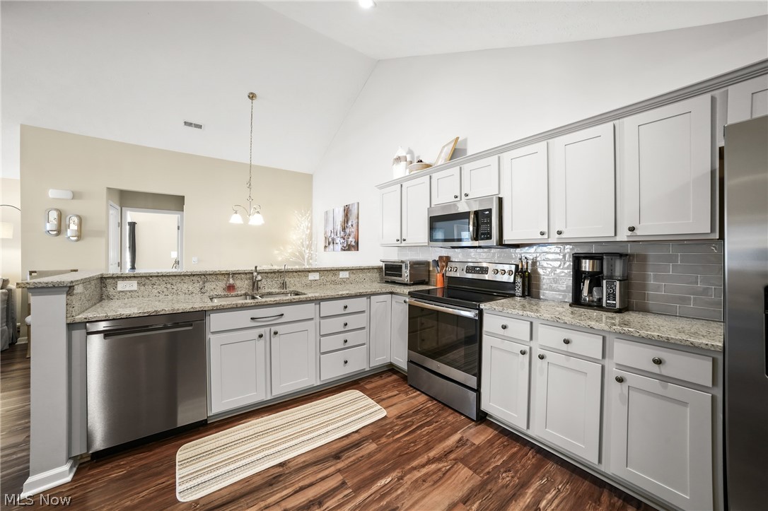 1942 Woods Drive Streetsboro OH 44241