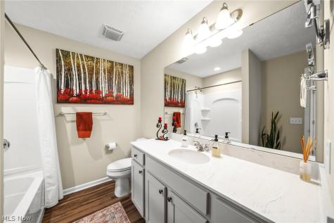 1942 Woods Drive Streetsboro OH 44241