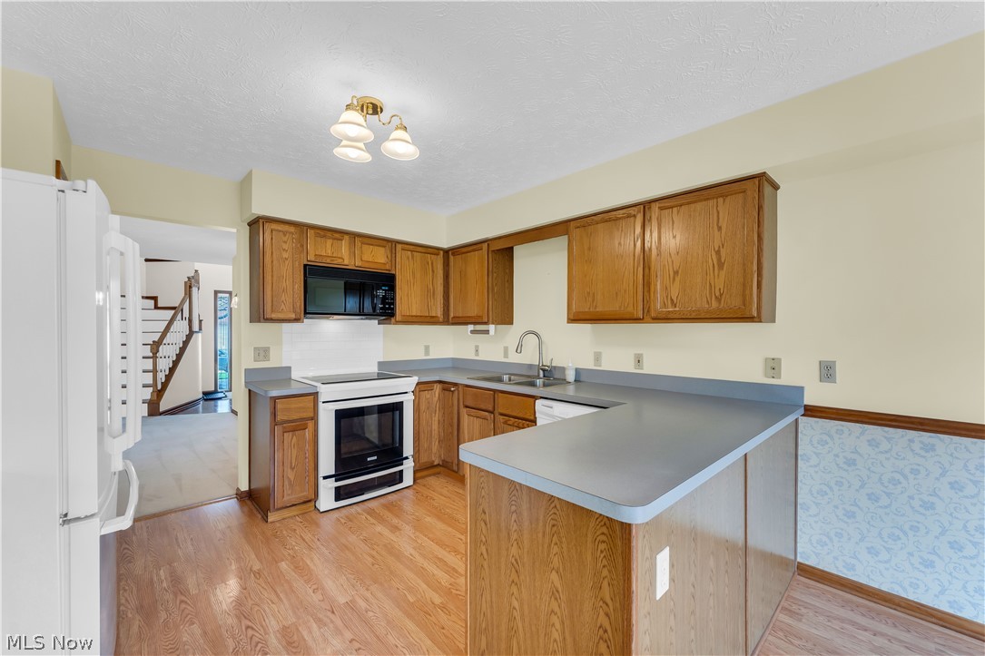 120 Ambleside Way Amherst OH 44001