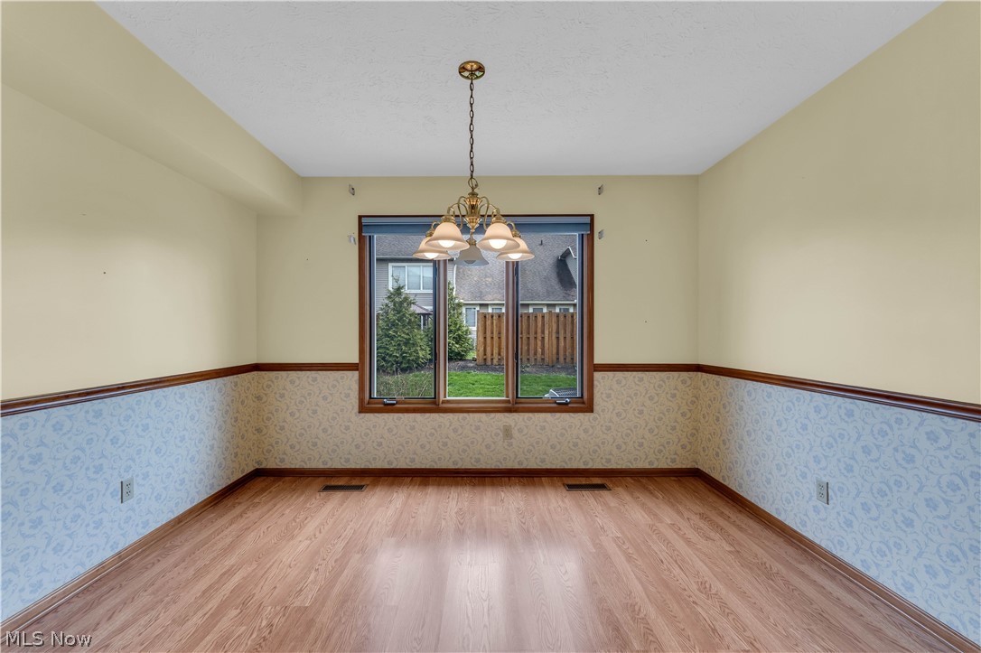 120 Ambleside Way Amherst OH 44001