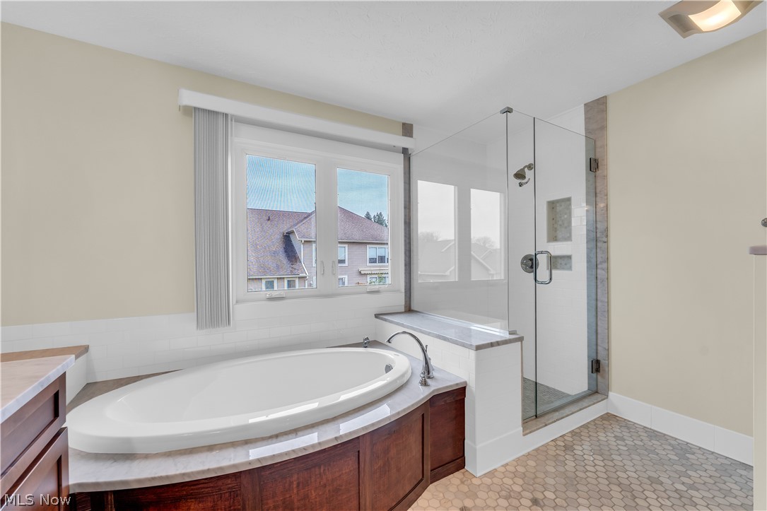120 Ambleside Way Amherst OH 44001