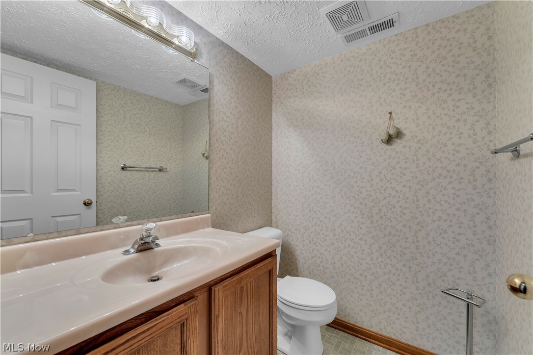 120 Ambleside Way Amherst OH 44001