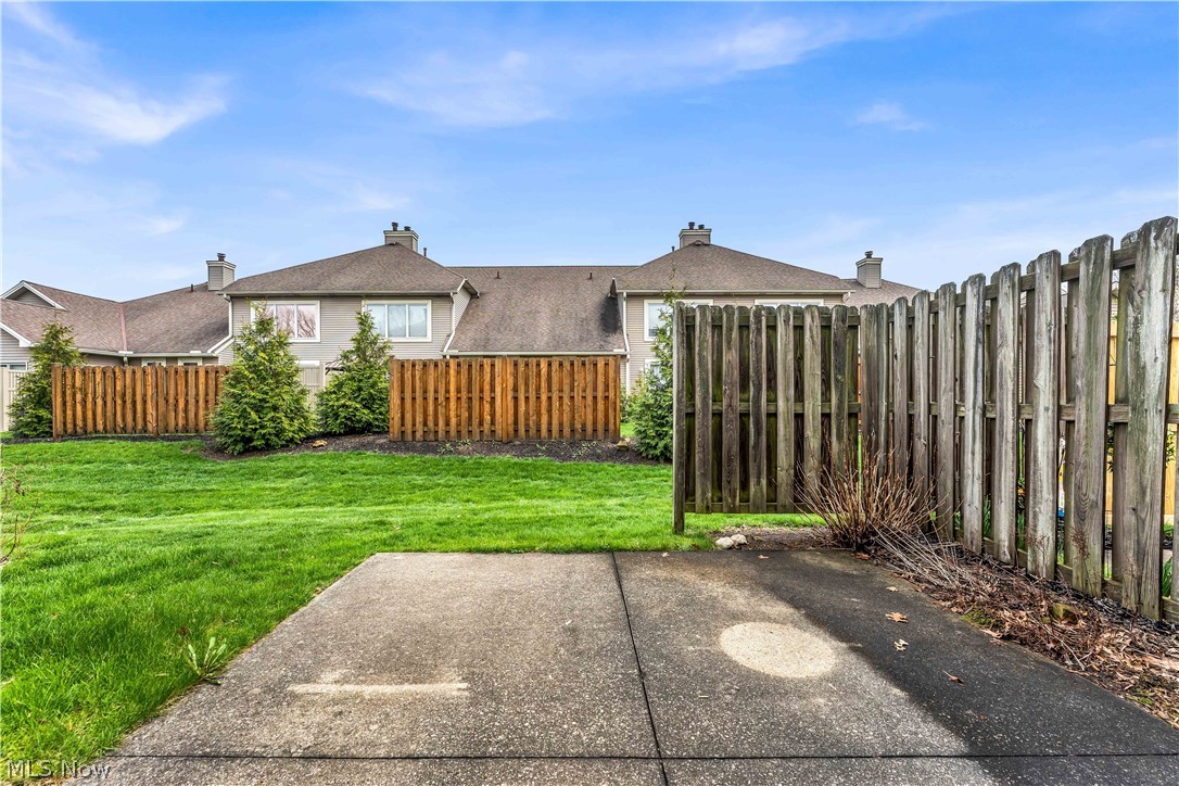 120 Ambleside Way Amherst OH 44001