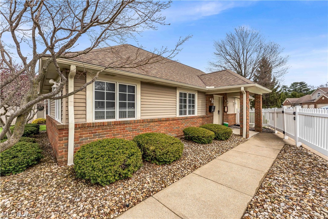 120 Ambleside Way Amherst OH 44001