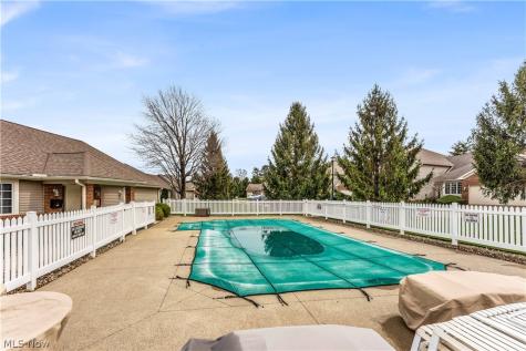 120 Ambleside Way Amherst OH 44001