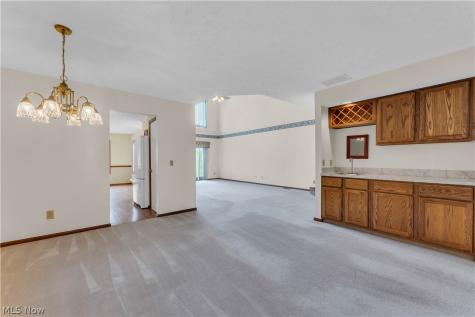 120 Ambleside Way Amherst OH 44001