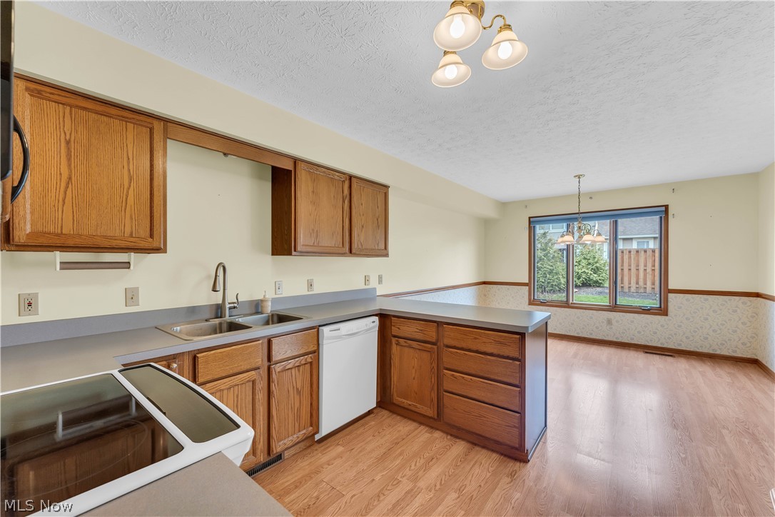 120 Ambleside Way Amherst OH 44001