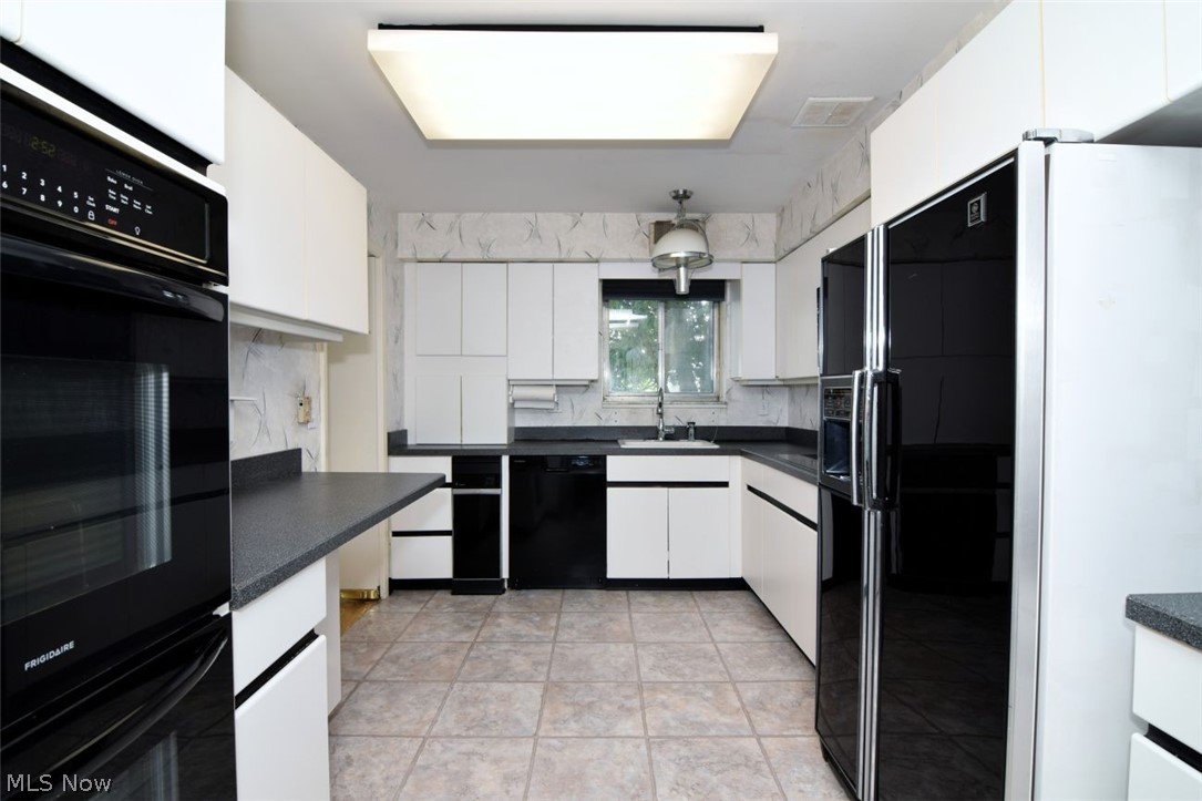 2202 Acacia Park Drive Lyndhurst OH 44124