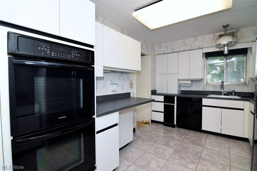 2202 Acacia Park Drive Lyndhurst OH 44124