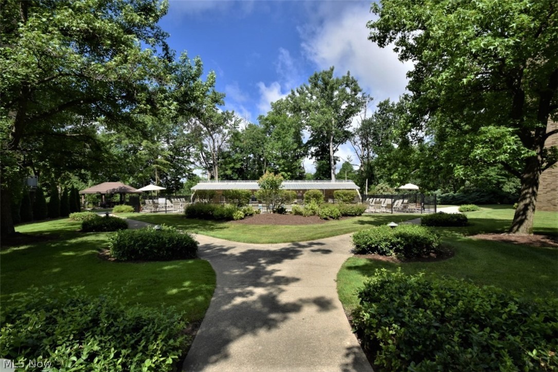 2202 Acacia Park Drive Lyndhurst OH 44124