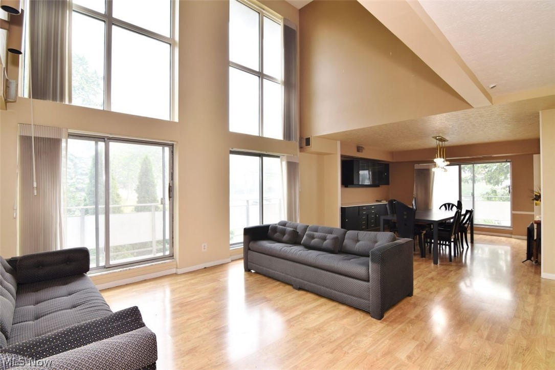 2202 Acacia Park Drive Lyndhurst OH 44124
