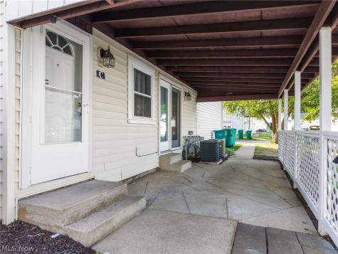 2547 Royal County Down Uniontown OH 44685