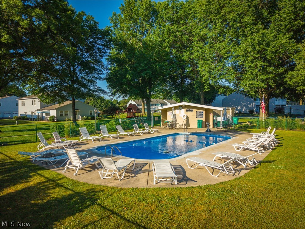 2547 Royal County Down Uniontown OH 44685