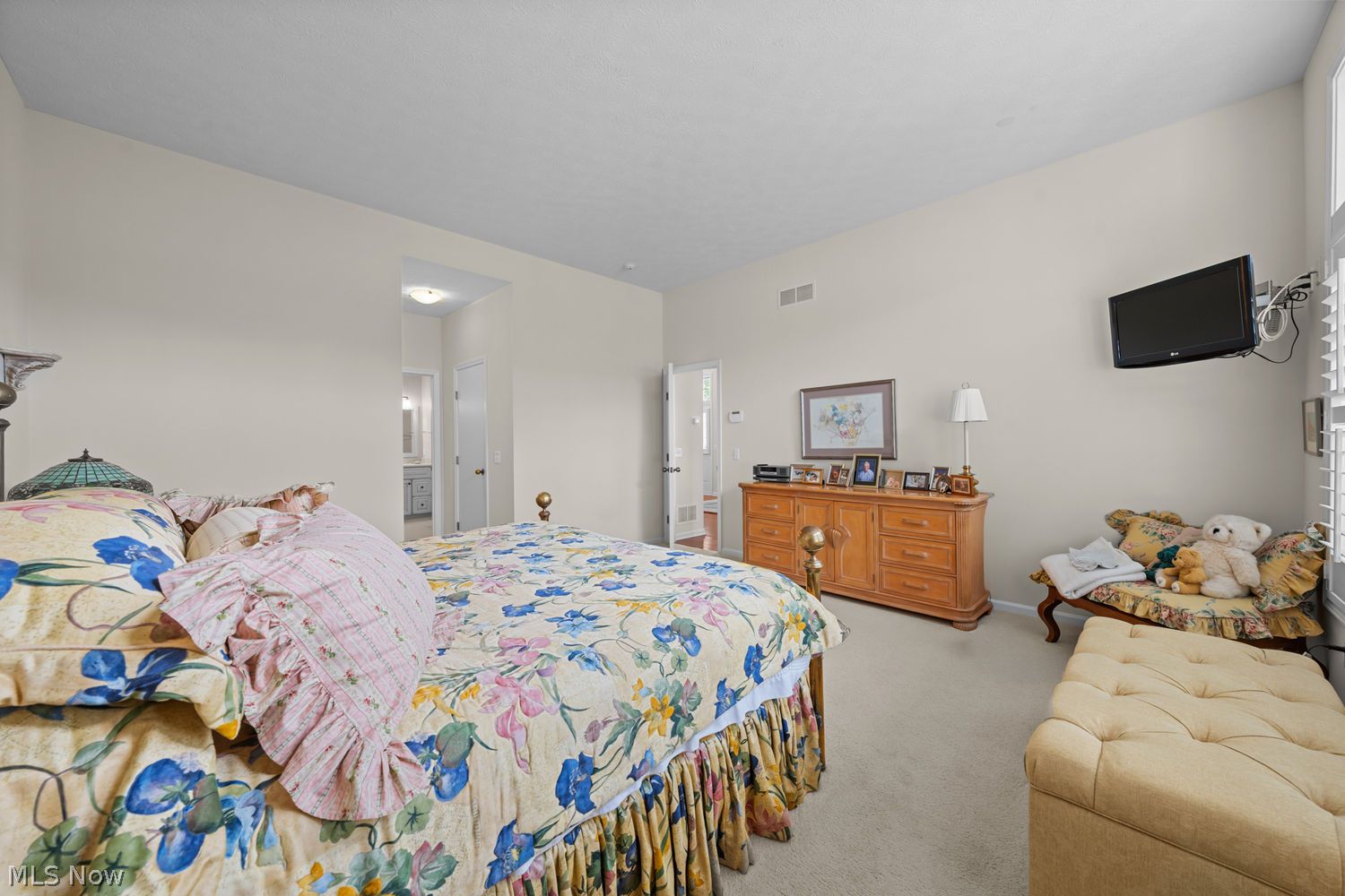 285 Blossom Lane Chagrin Falls OH 44022