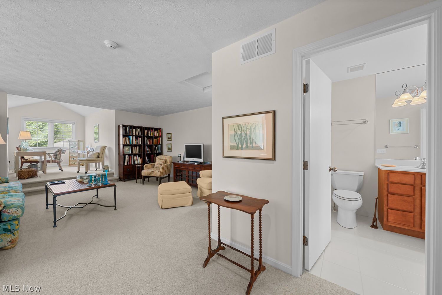 285 Blossom Lane Chagrin Falls OH 44022