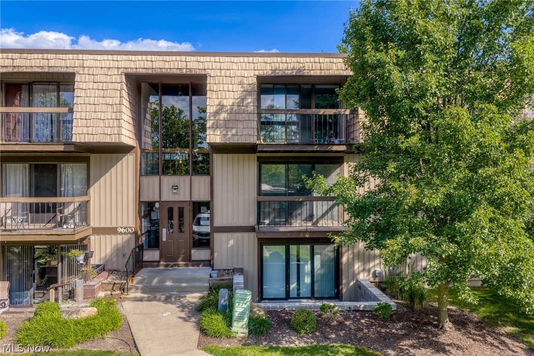 9600 Cove Drive North Royalton OH 44133