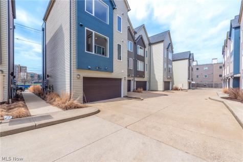 1569 E 118th Street Cleveland OH 44106