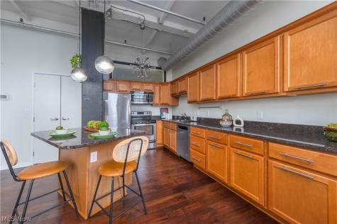 1133 W 9th Street Cleveland OH 44113
