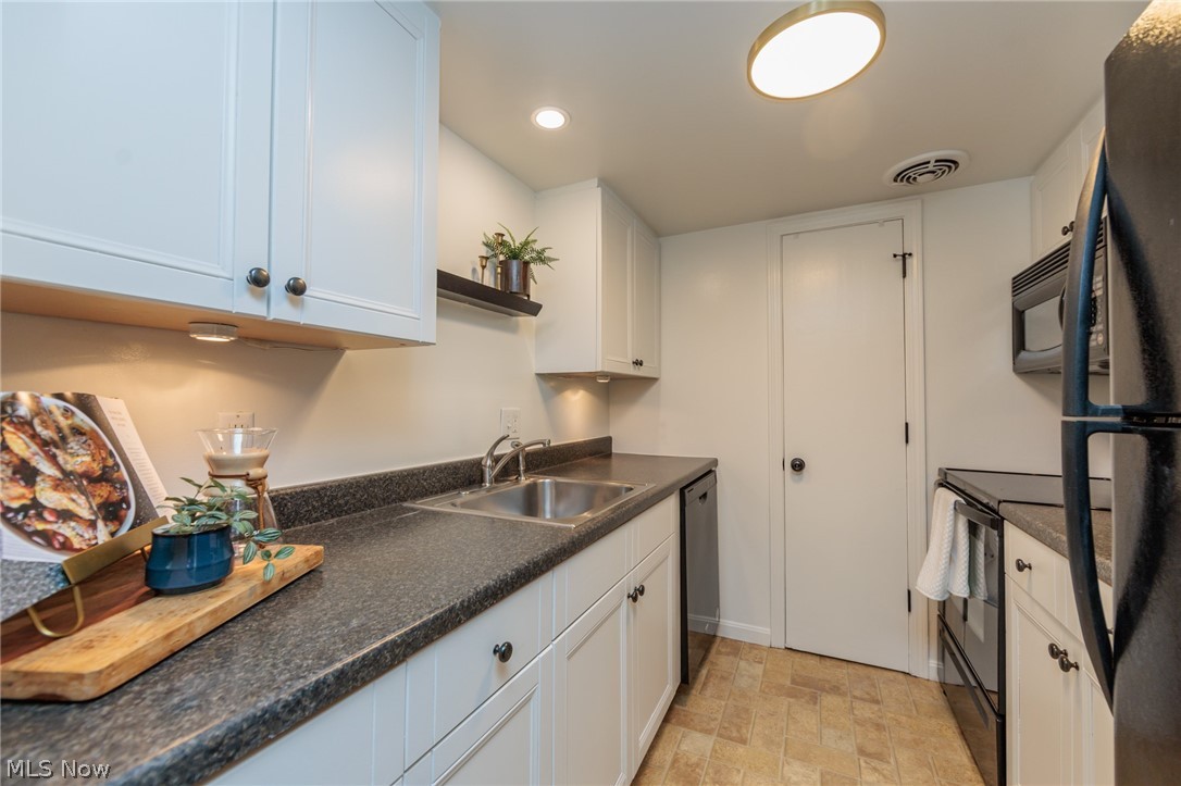 6920 Carriage Hill Drive Brecksville OH 44141