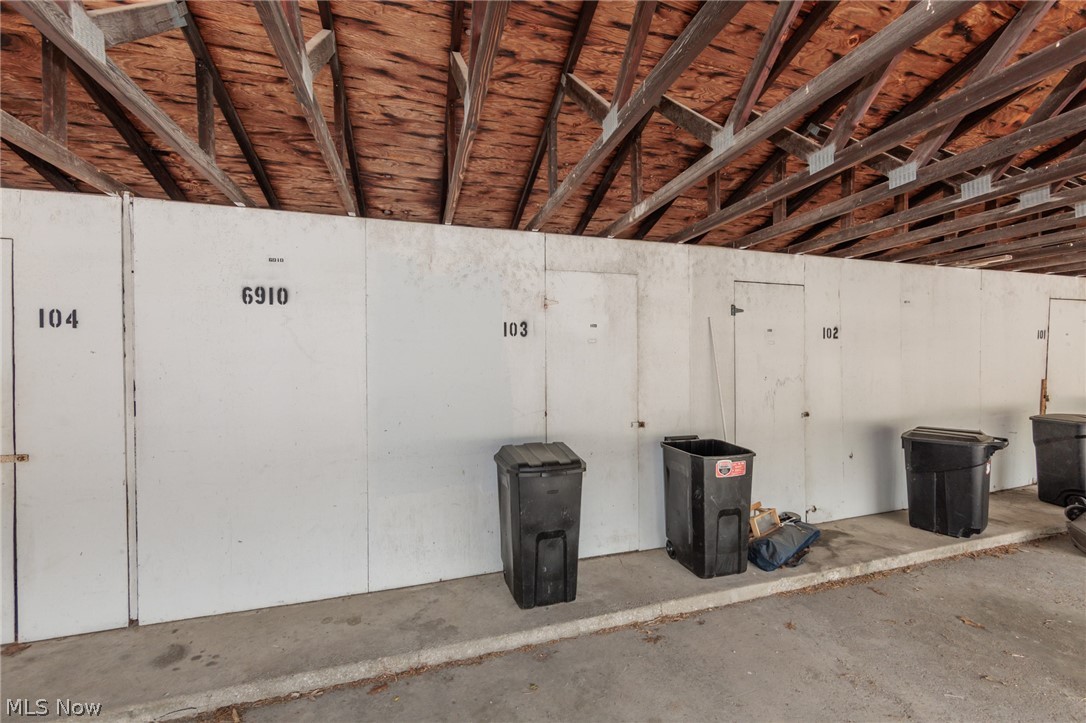 6920 Carriage Hill Drive Brecksville OH 44141
