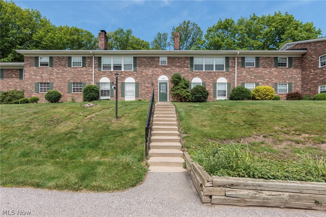6920 Carriage Hill Drive Brecksville OH 44141