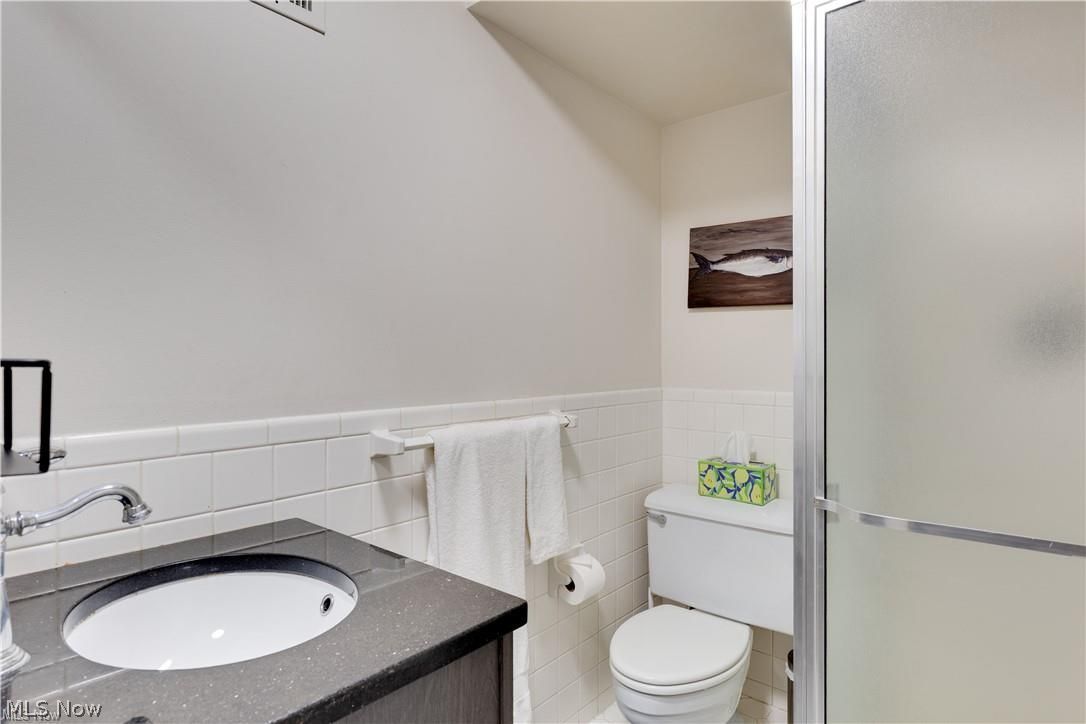 255 N Portage Path Akron OH 44303