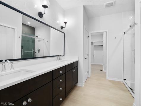 143 Town Centre Drive Broadview Heights OH 44147