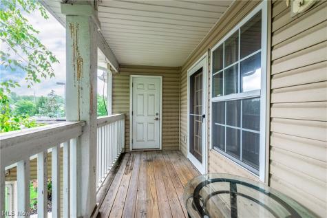 14821 Lenox Drive Strongsville OH 44136