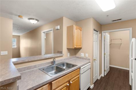 14821 Lenox Drive Strongsville OH 44136