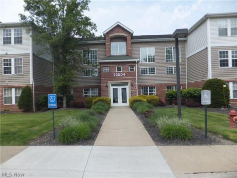 23004 Chandlers Lane Olmsted Falls OH 44138