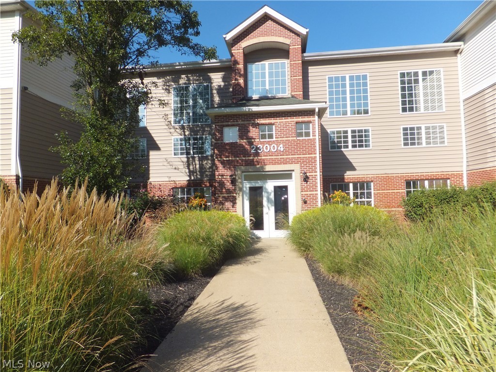 23004 Chandlers Lane Olmsted Falls OH 44138