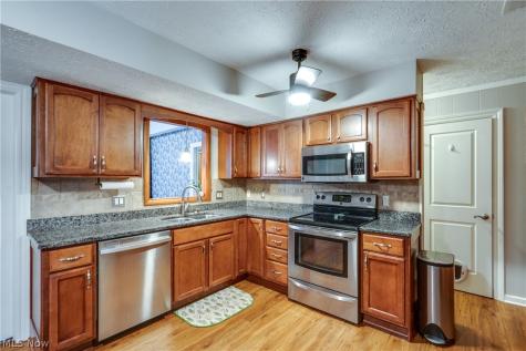 2510 Williamsburg Drive Uniontown OH 44685