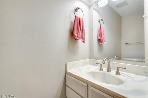 2510 Williamsburg Drive Uniontown OH 44685