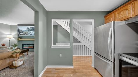 1351 Meadow Run Copley OH 44321